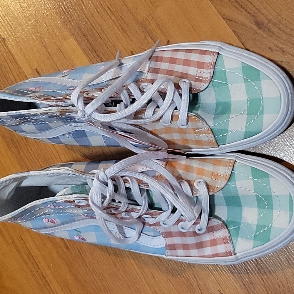 Colorful High-Top Vans - Picture 3 of 4